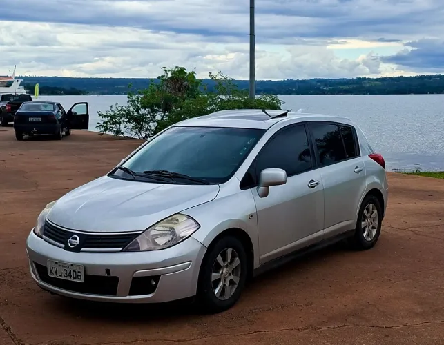 Nissan Tiida SL 1.8/1.8 Flex 16V Aut. 2008