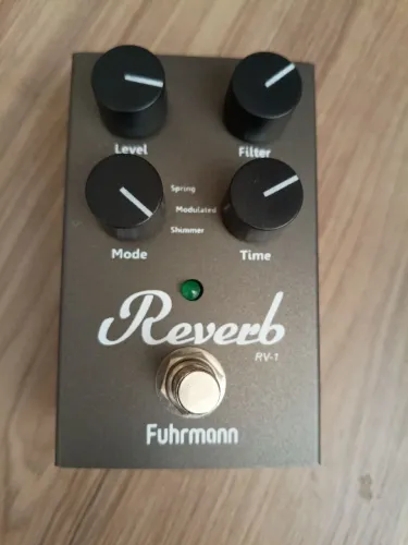 Vendo Pedal Reverb Fuhrmann, pouquíssimo Usado! Funcionando Perfeitamente!