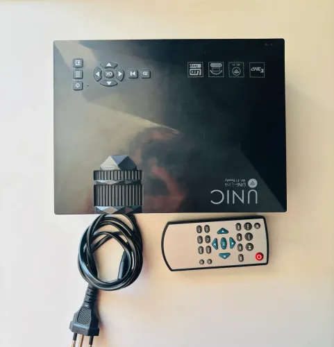 Projetor Unic UC46 Wi-Fi