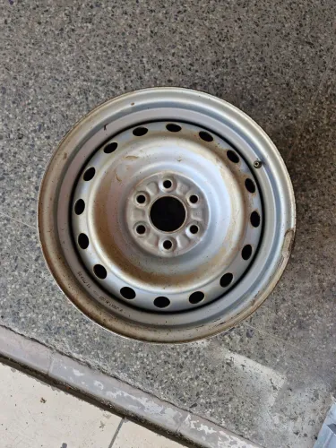 Vendo roda de ferro estepe para frontier