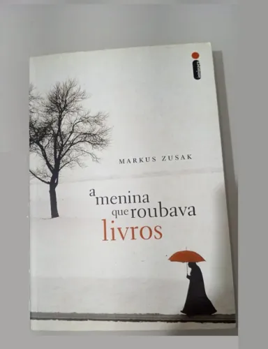 Livro A Menina que Roubava Livros - Belissímo Estado Editora IntrÍnseca