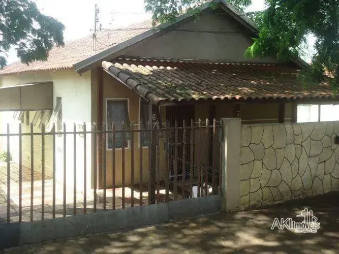 Casa com 3 dormitórios à venda, 160 m² por R$ 600.000,00 - Zona 04 - Maringá/PR