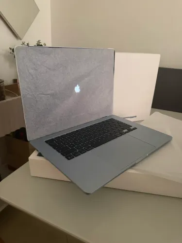 MacBook Air M5 de 15,3 polegadas. SEMI-ZERO