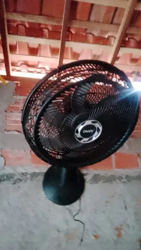 Dois Ventilador semi-novo de parede