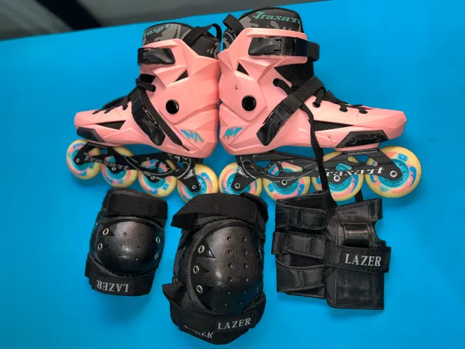 ? Patins Traxart Revolt Inline Freestyle - tamanho 38 + proteções