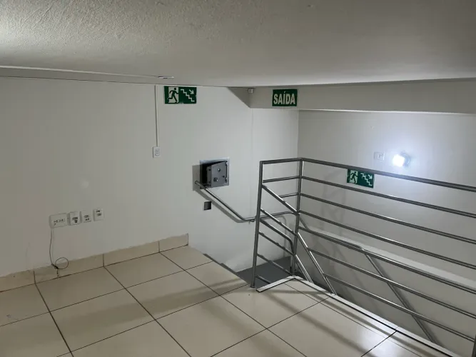Loja no centro muito bem localizado.