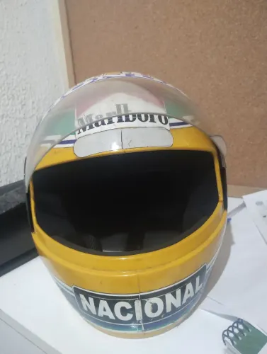 Capacete usado