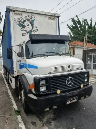 MB 1113 baú Sider chapeado 1982