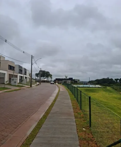 ALUGO SOBRADO JARDINS LYON - frente a Mata e Rua da Padaria Padoca - COM ARMÁRIOS 