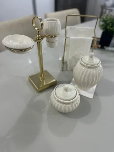 Kit Banheiro Luxo Branco e Dourado Completo - Elegância e Sofisticação para seu Lavabo