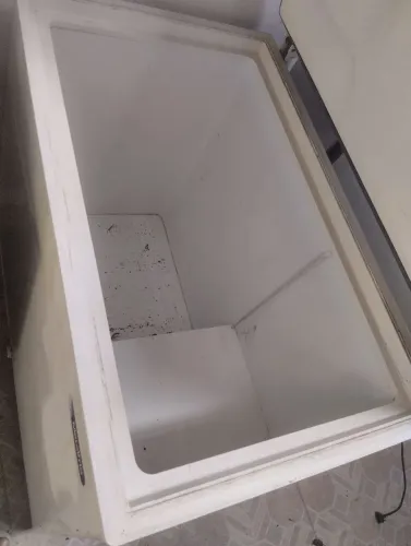 Freezer Semi novo 300L MetalFrio