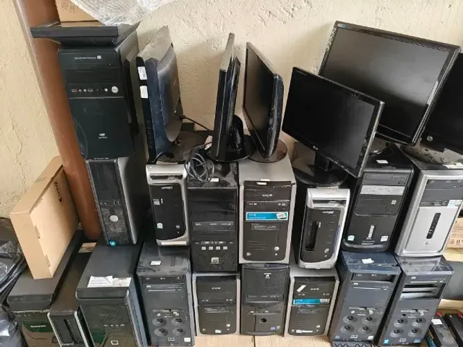 lote de informatica! leia o anuncio !