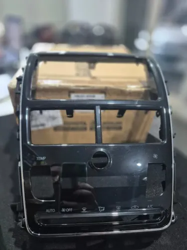 Moldura Central do Painel Toyota Yaris