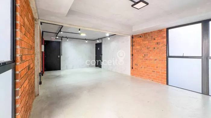 Sala Comercial com 38m² na Vila Nova!