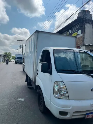 Vendo caminhão bongo 2011 baú refrigerado