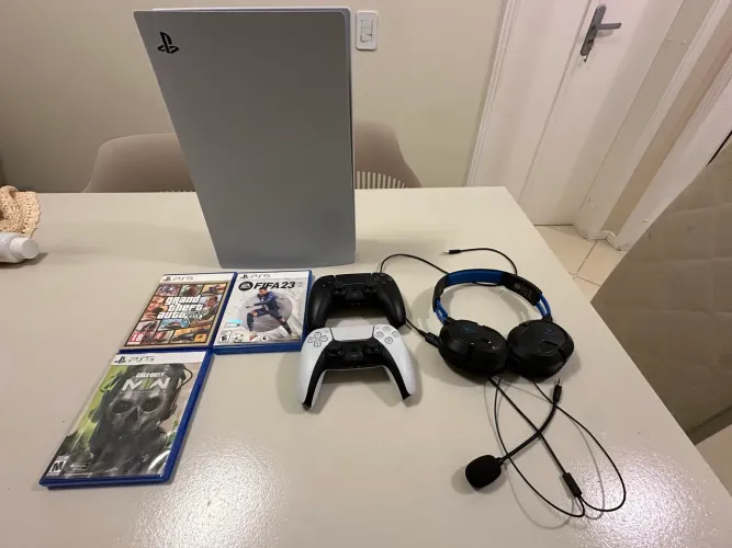 PlayStation 5 Mídia Física (825GB) + 2 Controles DualSense + Headset + 3 Jogos
