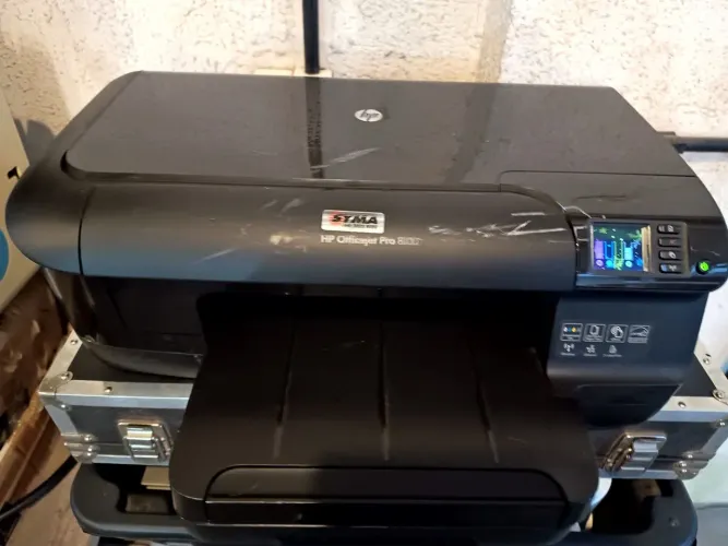 Vendo Impressora HP Officejet Pro 8100, funcionando, mas precisa de revisão. LEIA.