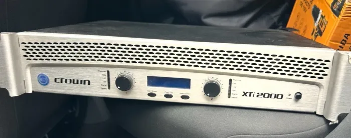Amplificador CROWN XTI2000 super novo