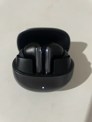 QCY MeloBuds Pro usado