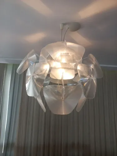 Lustre em acrilico