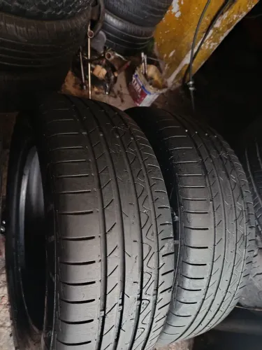 Pneus 205/60-16 Continental (2 unidades)