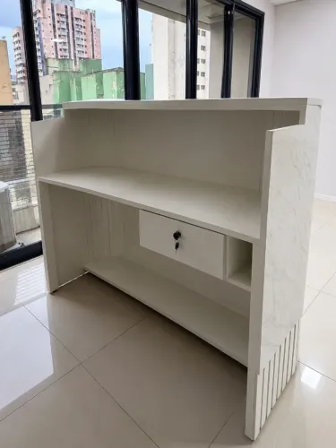Balcão Comercial Planejado para Loja/Showroom - Excelente Estado