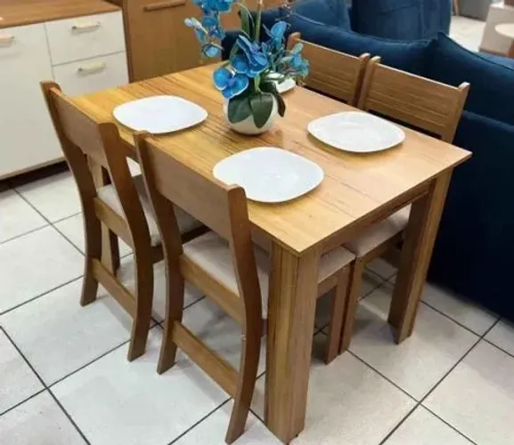 Mesa De jantar com 4 lugares (dividimos em ate 10x sem juros)