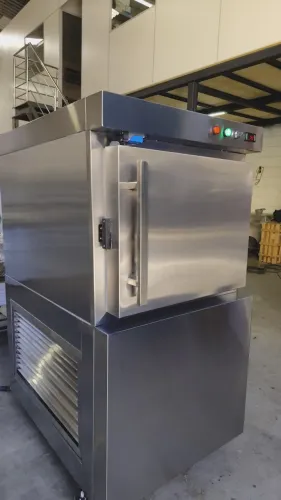 Ultra congelador para 140 canecas inox