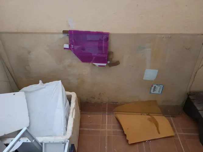 Janela de vidro medida 1,50 altura 77 largura