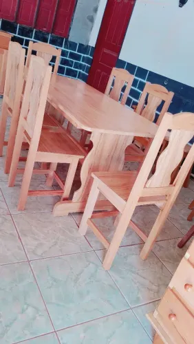 Jogo de mesa com 6 cadeiras. Avista ou cartão até 10X sem taxas