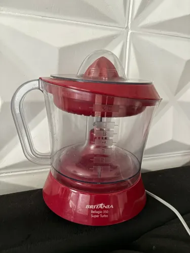 Espremedor de Frutas Britânia Bellagio 350 Super Turbo 1,5L Vermelho