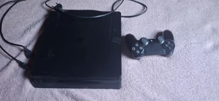 Ps 4 em perfeito estado de conservação