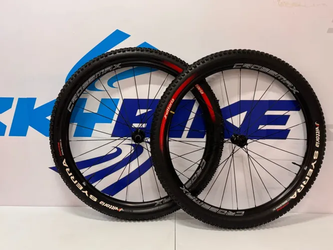 RODAS MAVIC CROSSMAX BOOST PATRÃO MICROSPLINNER SEMI-NOVAS