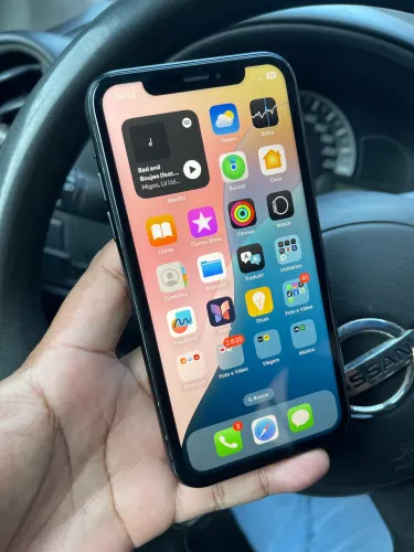 iPhone XR