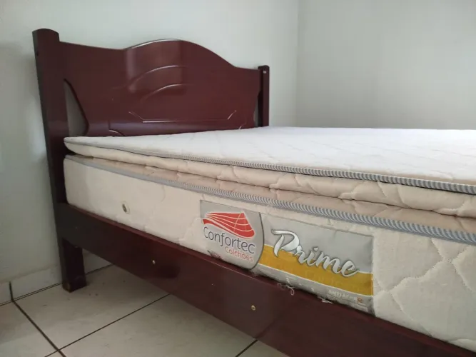 Cama casal com colchão