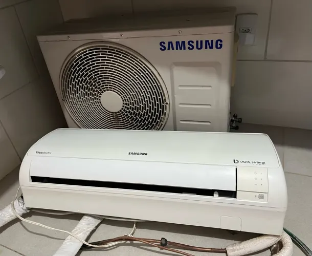 VENDO AR-CONDICIONADO SAMSUNG 12.000 BTUs 