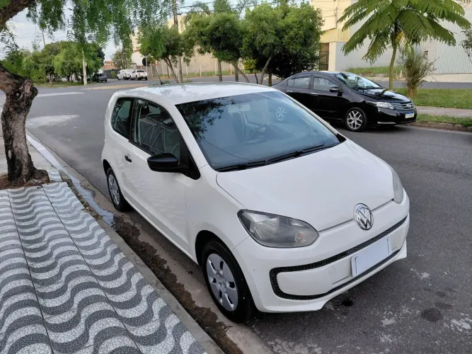 Volkswagen Up! Take 1.0 T. Flex 12V 3P 2016