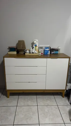 Guarda roupa e cômoda de bebê