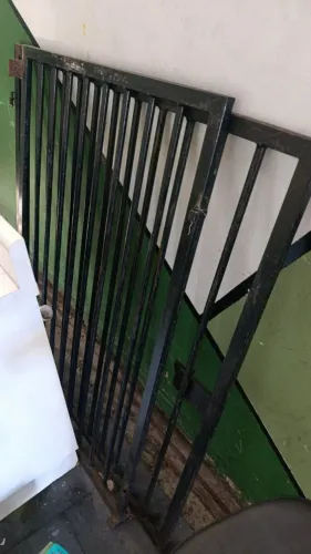 Portão preto