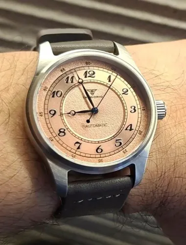 TANDORIO AUTOMÁTICO 39MM , MOVIMENTO SEIKO NH35.<br>COMPLETO, ESTADO 10-10<br>UM BELO VINTA