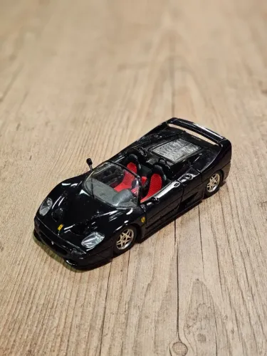 Miniatura Ferrari F50 De Ferro 19 cm
