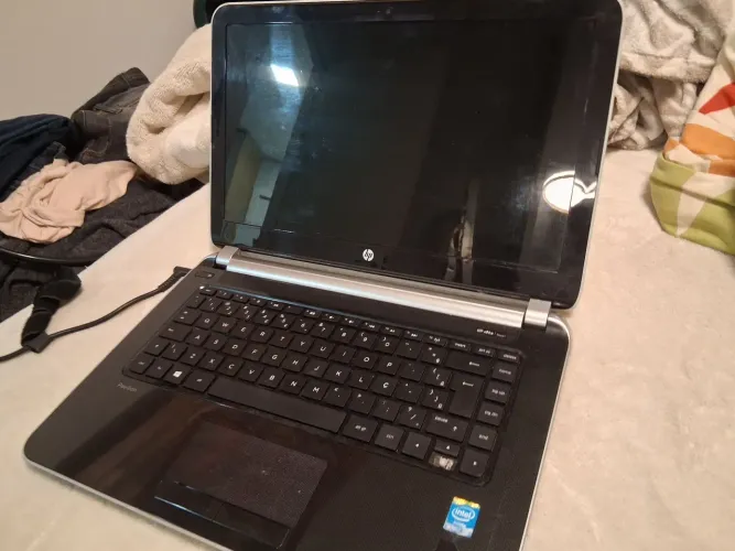 Notebook HP Pavilion | Intel i7 | 8GB RAM | SSD + 1TB HD | Vídeo AMD
