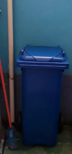 Lixeira container com rodinhas 