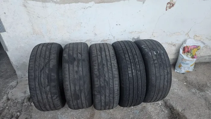 5 Pneus 195/55 R16 (4 Meia-Vida + 1 Estepe) - Oportunidade