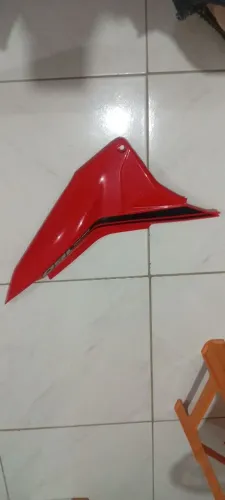 Carenagem lateral da Bros 