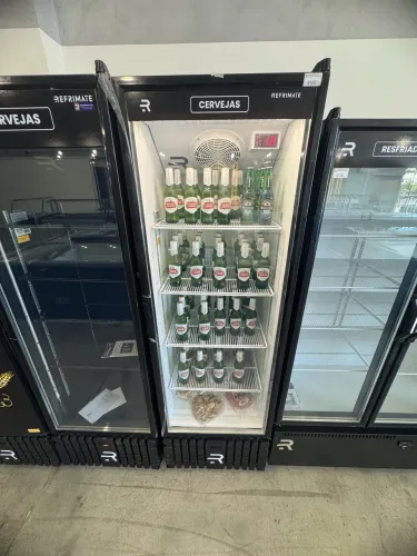 Cervejeira Refrimate 570L Preto Ar Forçado Porta de Vidro Nova