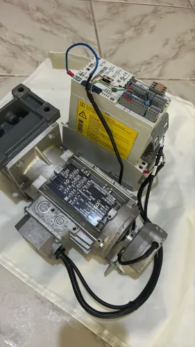 Kit Automação Lenze: Inversor 8400 Highline C + Motoredutor 0.25kW (1/3 CV)