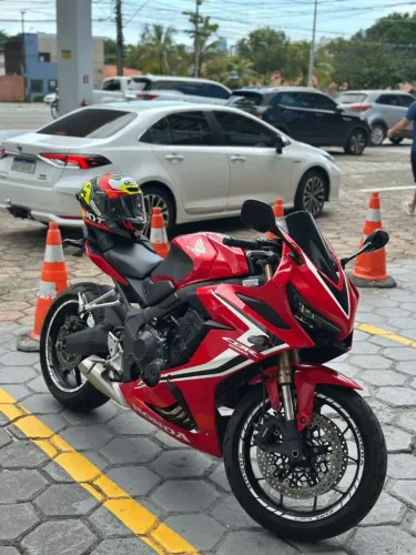Moto Honda CBR 650 R, ano 2021, apenas 13 mil km