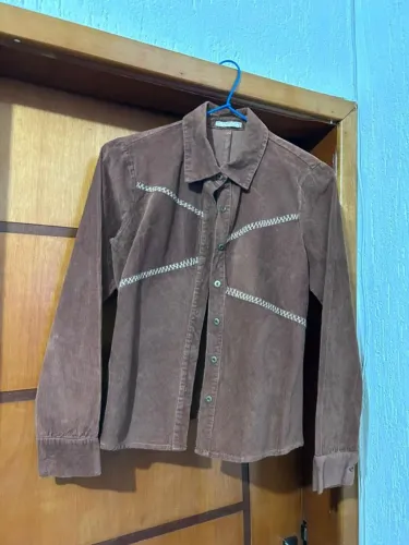 Camisa marrom
