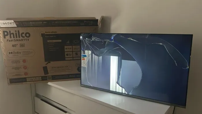 Smart tv Philco 42 polegadas com display quebrado